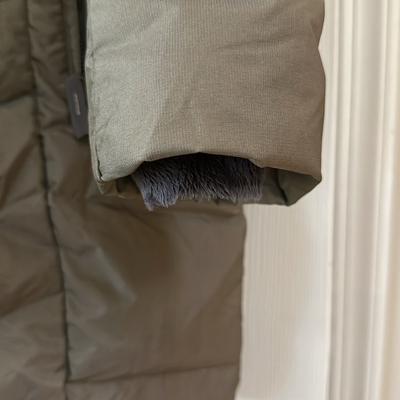 Eddie Bauer Sun Valley Down Parka with Faux Fur Hood - Picture 6 of 7